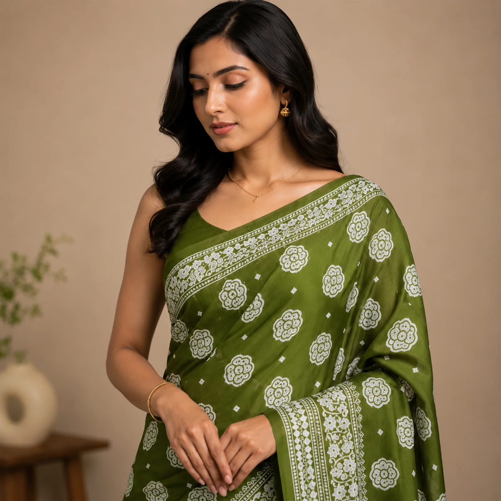 Chandrika in Moonlight Ivory & Gold - Angle 27