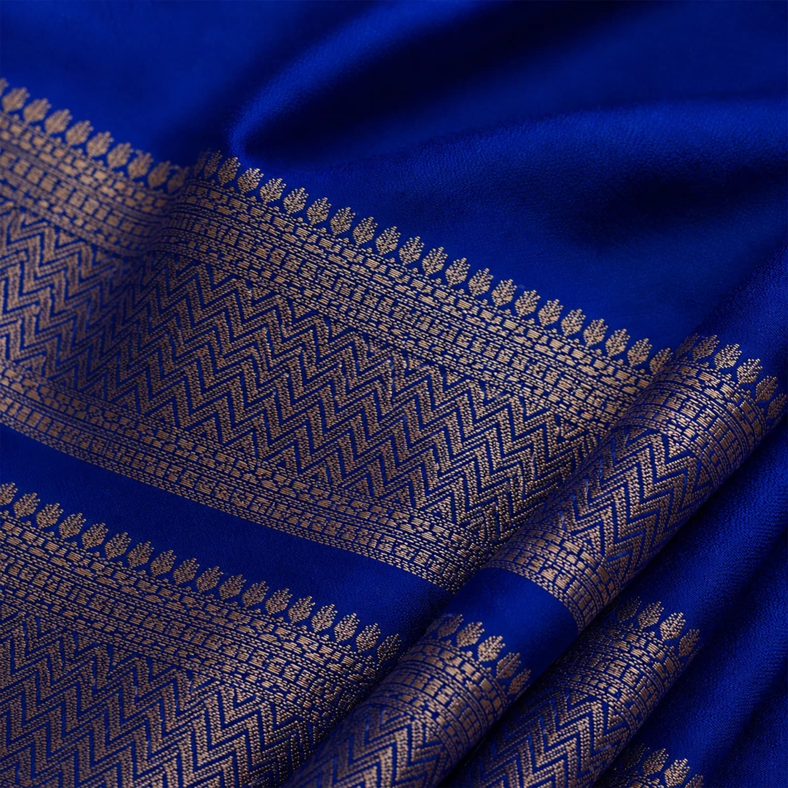 Ganga in Celestial Blue & Pure Gold - Angle 17